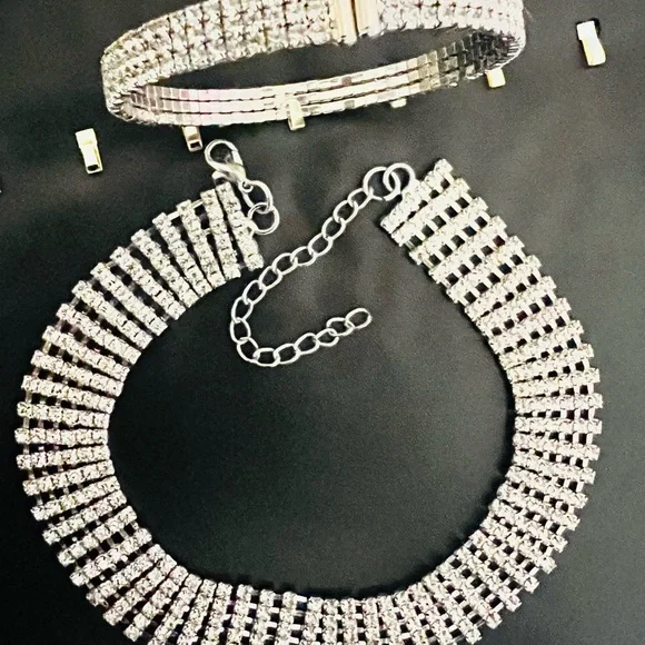 Bundle of 8 Assorted Jewelry Pieces - Picture 2 of 8